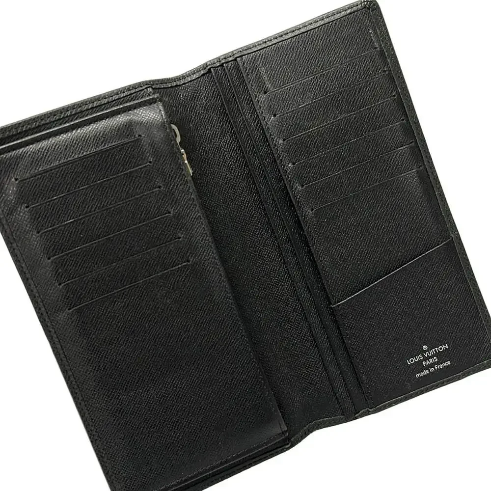 Louis Vuitton Portefeuille Brazza Taiga Long Wallet M32572
